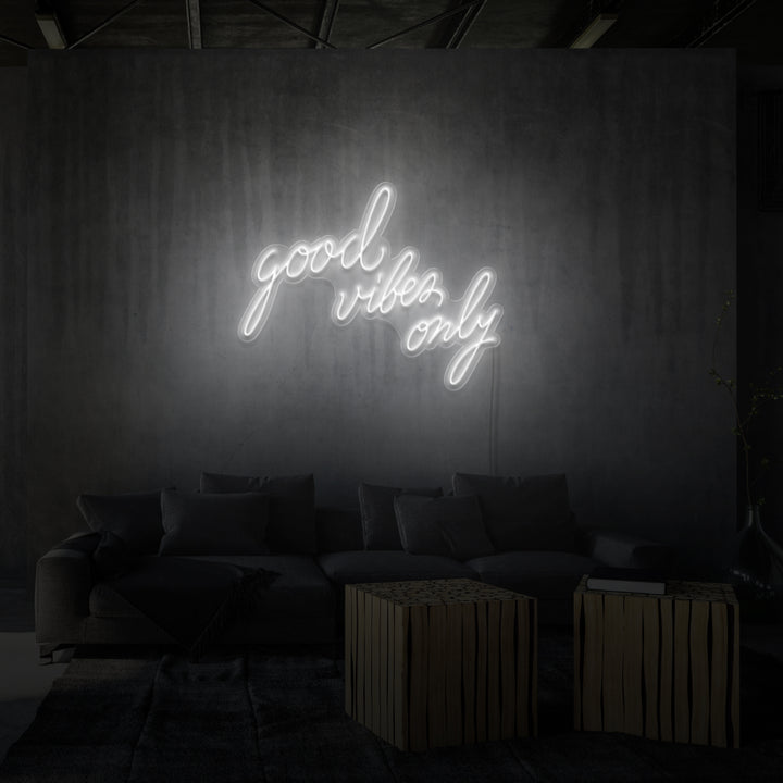 RÓTULO DE NEÓN "SÓLO BUENAS VIBRAS"